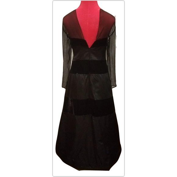 Rose Taft Woman's Black Ball Gown Size Large - Picture 3 of 3